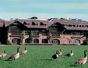 Overlook Lodge And Stone Cottages At Bear Mountain Highland Falls Exterior photo