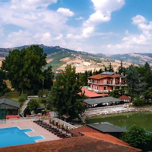 فيلا Agriturismo Petrilli Flumeri Exterior photo