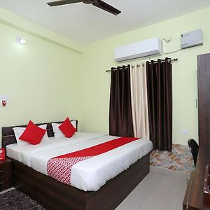 Oyo 18417 Sri Hari Guest House بوهفانيشفار Exterior photo