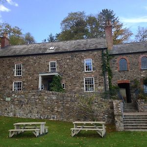 مبيت وإفطار كونوي The Farmhouse At Bodnant Welsh Food Exterior photo