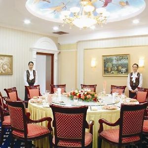 ييتشانغ Peachblossom International Hotel Restaurant photo