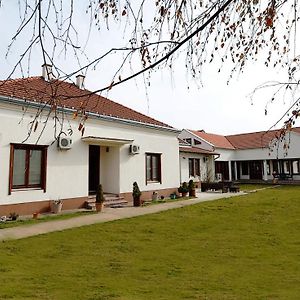 كلادوفو Mladenovic Apartments Exterior photo