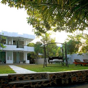 ألوثغاما Villa Layanga - Riverside Guestrooms Exterior photo