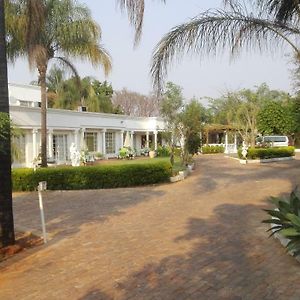 بريتوريا Heatherdale Guesthouse & Shuttle Services Exterior photo