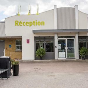 Hotel Mont-Valin Chicoutimi Exterior photo