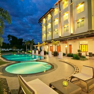Cabanatuan City فندق ذا هارفست تحت إدارة إتش آي آي Exterior photo