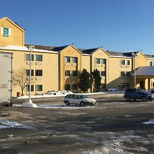 Quality Inn & Suites ميلووكي Exterior photo