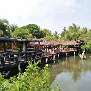 رايونغ Baanmai Resort Exterior photo