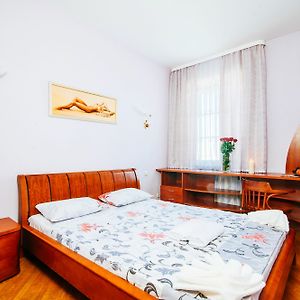 Apartamenty Na Oktyabrskoy مينسك Exterior photo