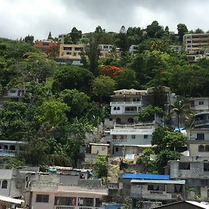 فندق Tropical Bed & Breakfast Pétionville Exterior photo