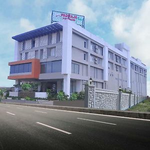 Pipul Padmaja Premium Hotel بوهفانيشفار Exterior photo