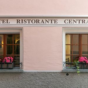 بوشيافو Hotel Centrale, Typically Swiss Exterior photo