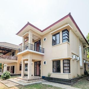 سوكابومي Oyo 1255 Homestay Casa Delray Syariah Exterior photo