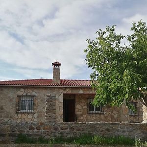 منزل الضيف Mesegar de Corneja  في El Mirador Del Corneja Exterior photo