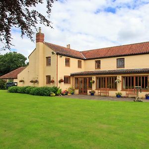 مبيت وإفطار Reepham  Wood Farm Kerdiston Exterior photo