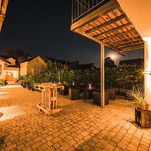 شقة Weingut Gaestehaus D&D Haider جويس Exterior photo