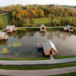 Aqualodge Hotel Insolite Ermeton-sur-Biert Exterior photo