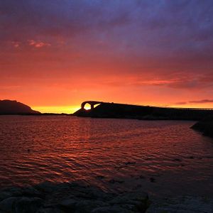 فيلا House With Lake View Near Atlantic Road Eide  Exterior photo