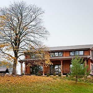 منزل الضيف Daugirdiškių  في Kaimo Turizmo Sodyba Po Klevu Exterior photo