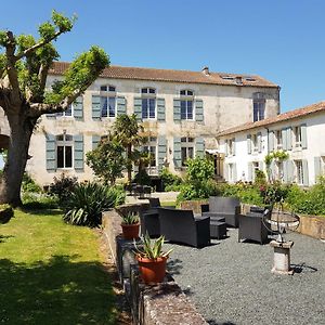 فندق Domaine De Chantageasse Asnières-la-Giraud Exterior photo