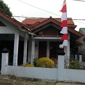 فيلا Wisma Sayura Syariah Cinangka Exterior photo