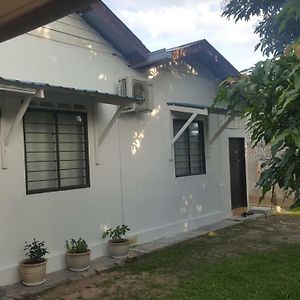 Homestay / Roomstay Muslim Budget Tanjung Malim تانجونج ماليم Exterior photo