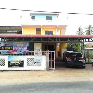 كامبونغ كوالا بيسوت Rumah Hentian Ayah Exterior photo