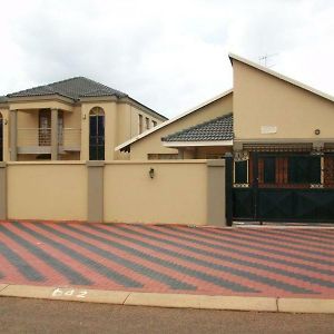 بريتوريا Koiketla Guesthouse Exterior photo