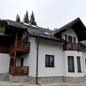 فيلا فوندو مولدوفيفي Casa Fuior Exterior photo