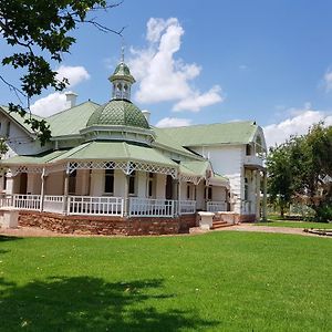 كليركسدروب Fountain Villa Exterior photo