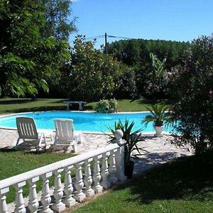 مبيت وإفطار Saint-Nicolas-de-la-Grave Chambre D'Hotes Bleue Exterior photo