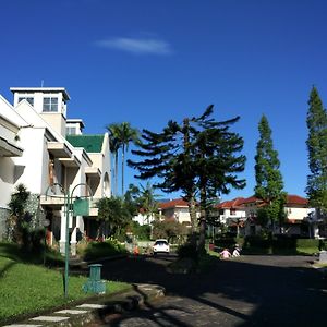 سيباناس Villa Tamie Bumi Ciherang Exterior photo