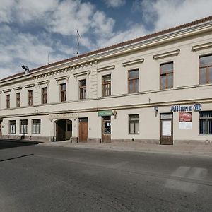 شقة Cesky Brod  في Apartman 3, Suvorovova 158 Exterior photo