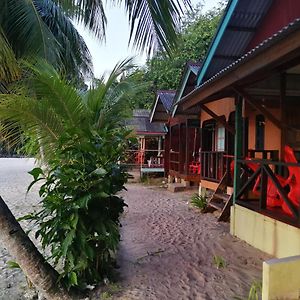 Kampong Juara Rainbow Tioman Cottage Exterior photo