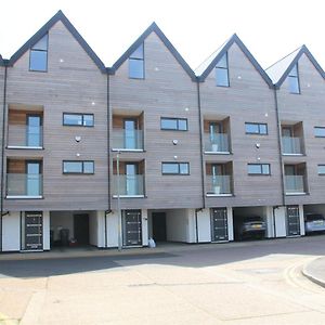 Modern **Pet Friendly** 3 Bed Beach View Town House Near Dover ,Canterbury ,Folkestone And هيث Exterior photo