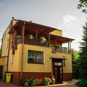 شقة Dom Pod Orzechami Nałęczów Exterior photo