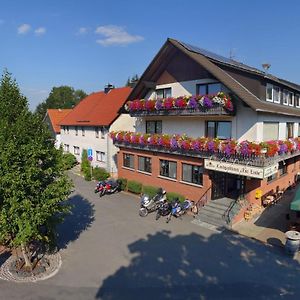 فندق أوسلارفي  Landgasthaus Zur Linde Exterior photo