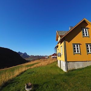 Lofoten Hiking Lodge Bostad Exterior photo