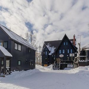 Freeride Backpackers Lodge نيسيكو Exterior photo