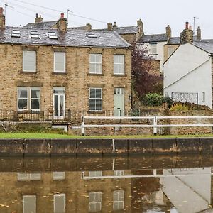 Kildwick Canalside Cottage Exterior photo