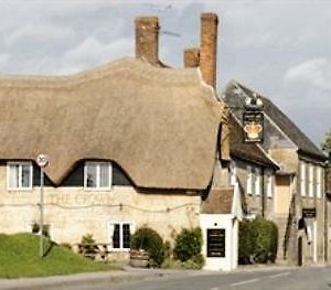 فندق The Crown At Marnhull ستورمنستر نيوتن Exterior photo