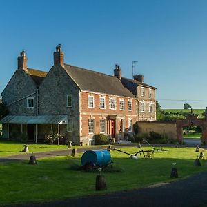 Shrewton Rollestone Manor B&B And Restaurant Exterior photo