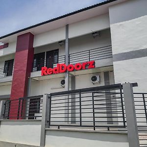 فندق Reddoorz Syariah Near Universitas Syiah Kuala Aceh Lamnyong Exterior photo