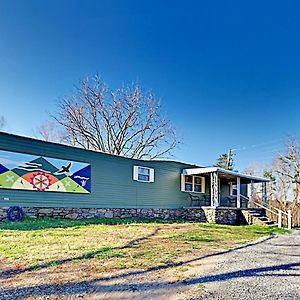 فيلا Serenity Views Bungalow - Close To City And Parkway! Weaverville Exterior photo