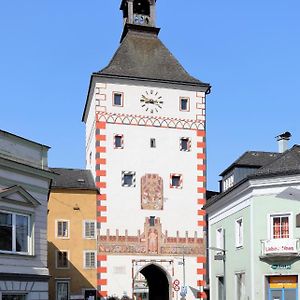 Stadthotel Restaurant Auerhahn Vöcklabruck Exterior photo