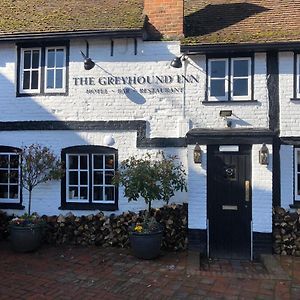 Oyo The Greyhound Inn جيراردس كروس Exterior photo