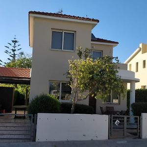 Sunrise Villa بيرفوليا Exterior photo