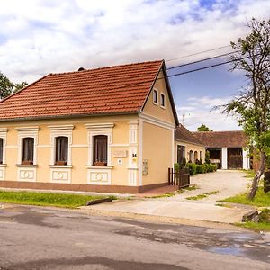 شقة Kapolna Vendeghaz Kerkaskapolna Exterior photo