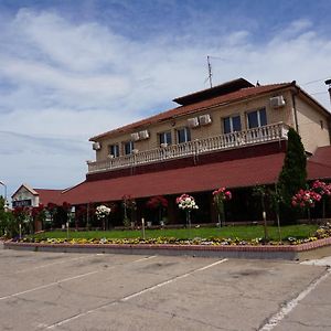 سميديريفو Guesthouse & Restaurant Tekovina Exterior photo